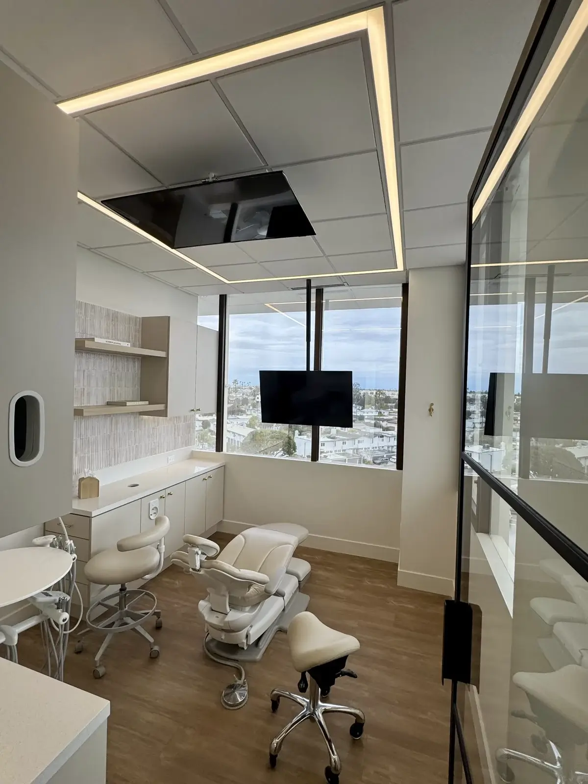Salle de soins du Centre Dentaire Dr Ibtissam Belaabbas al moustakbal, Casablanca